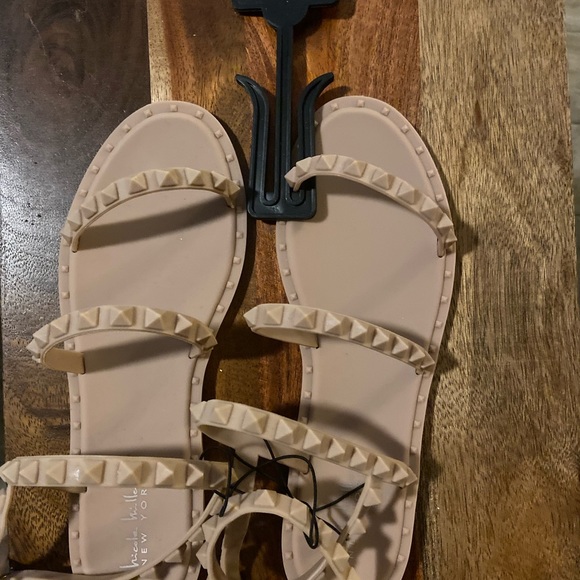 Nicole Miller Lucky Rockstud jelly rubber sandals - Picture 3 of 14